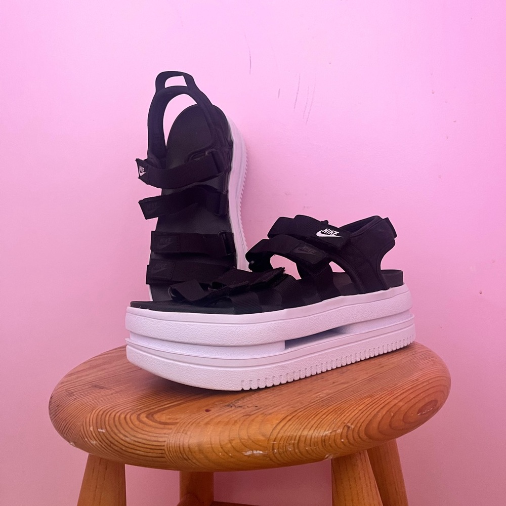 Nike Icon Classic Sandals